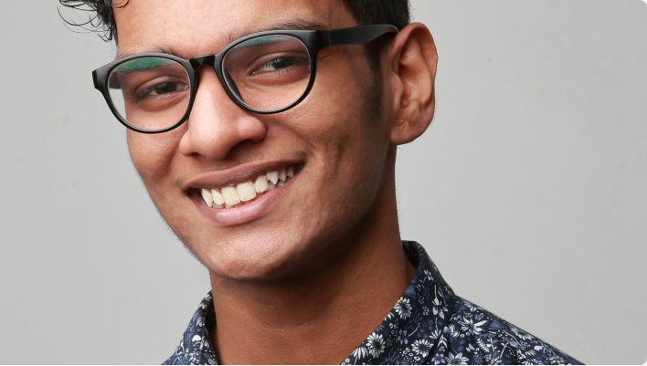 Smiling Mana customer
